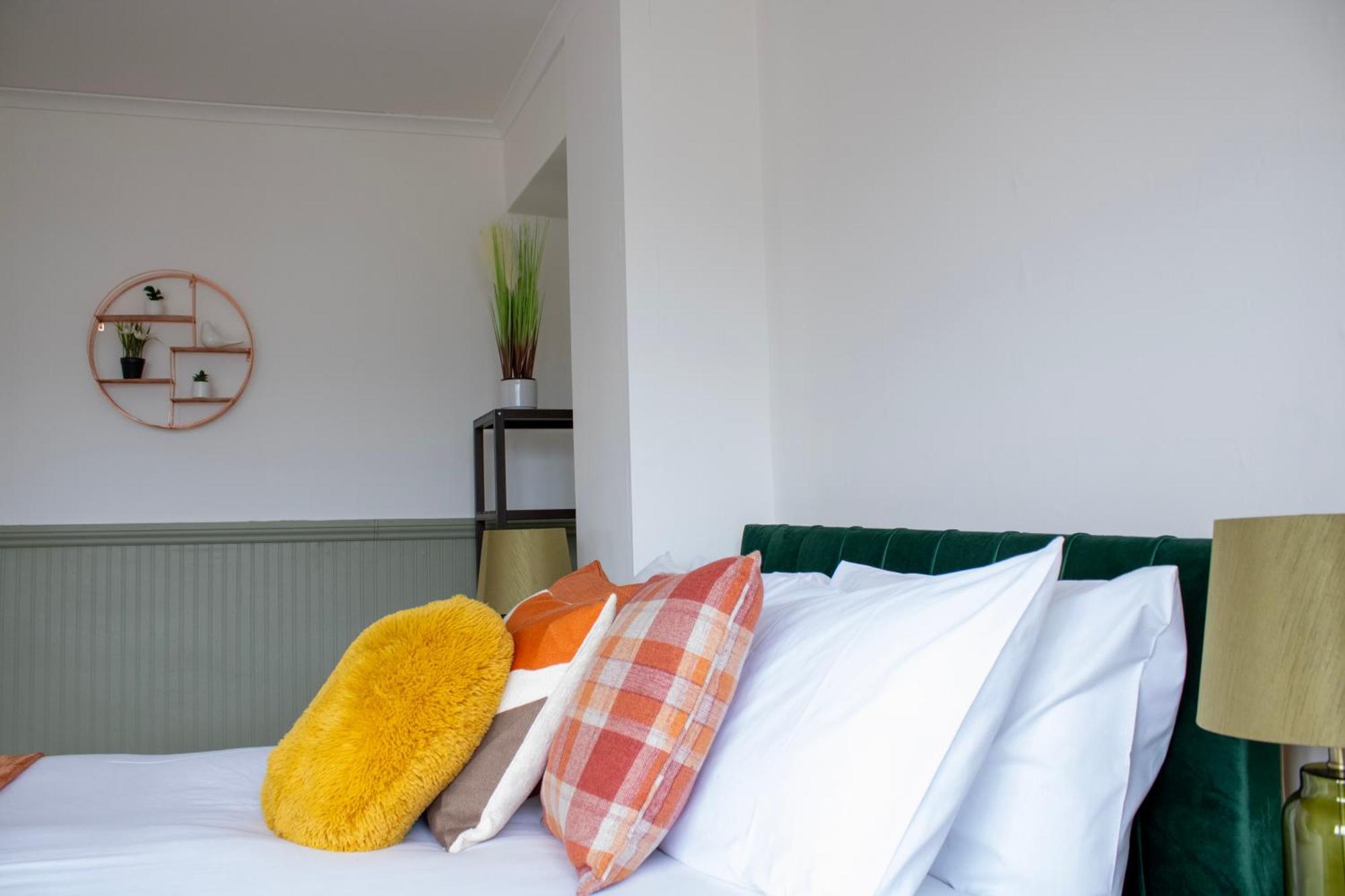 Harvard House, Stylish 3 Bedroom House In Solihull 5 Mins To The Nec, Bhx ,Jlr With Free Parking バーミンガム エクステリア 写真