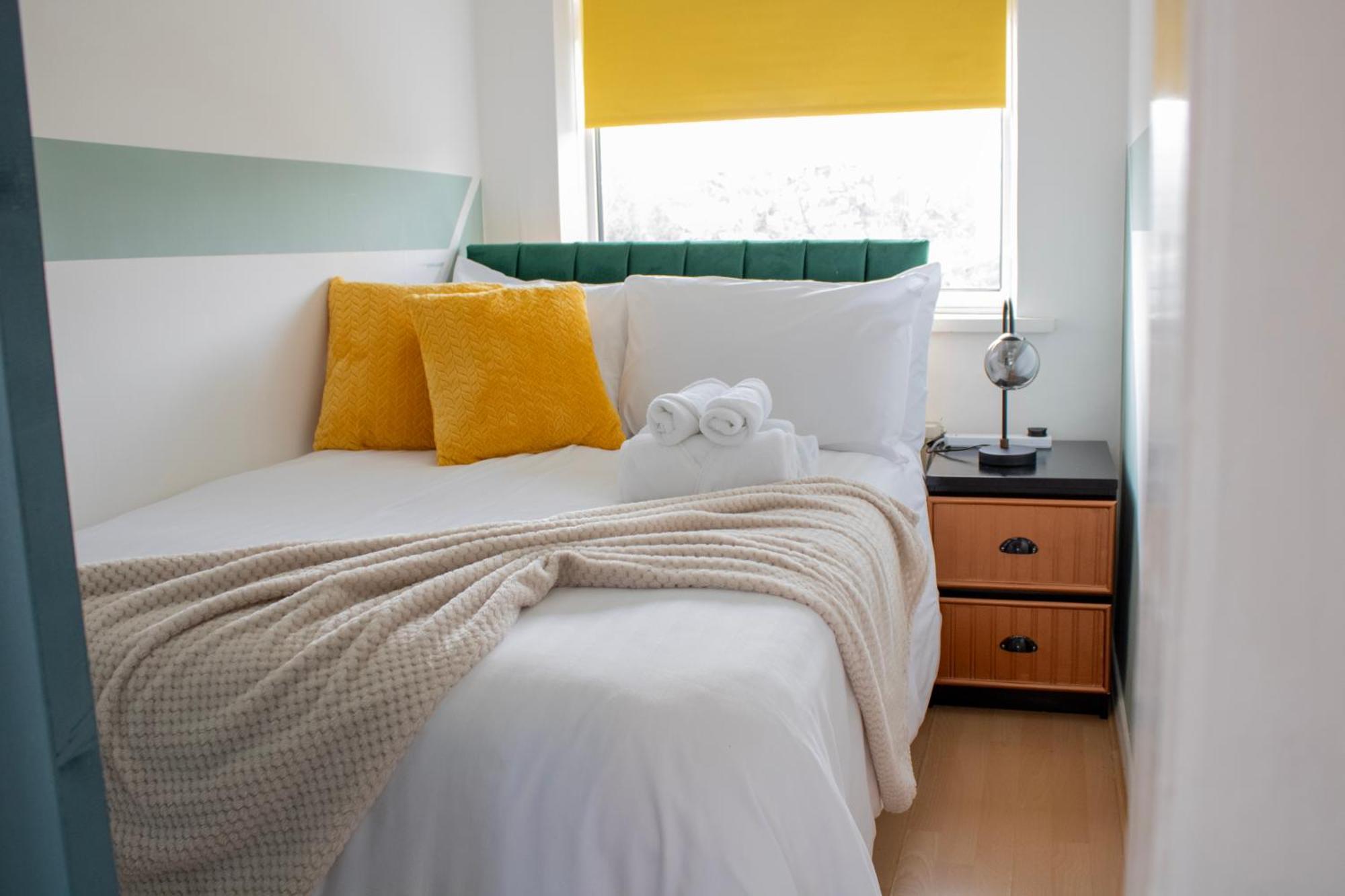 Harvard House, Stylish 3 Bedroom House In Solihull 5 Mins To The Nec, Bhx ,Jlr With Free Parking バーミンガム エクステリア 写真