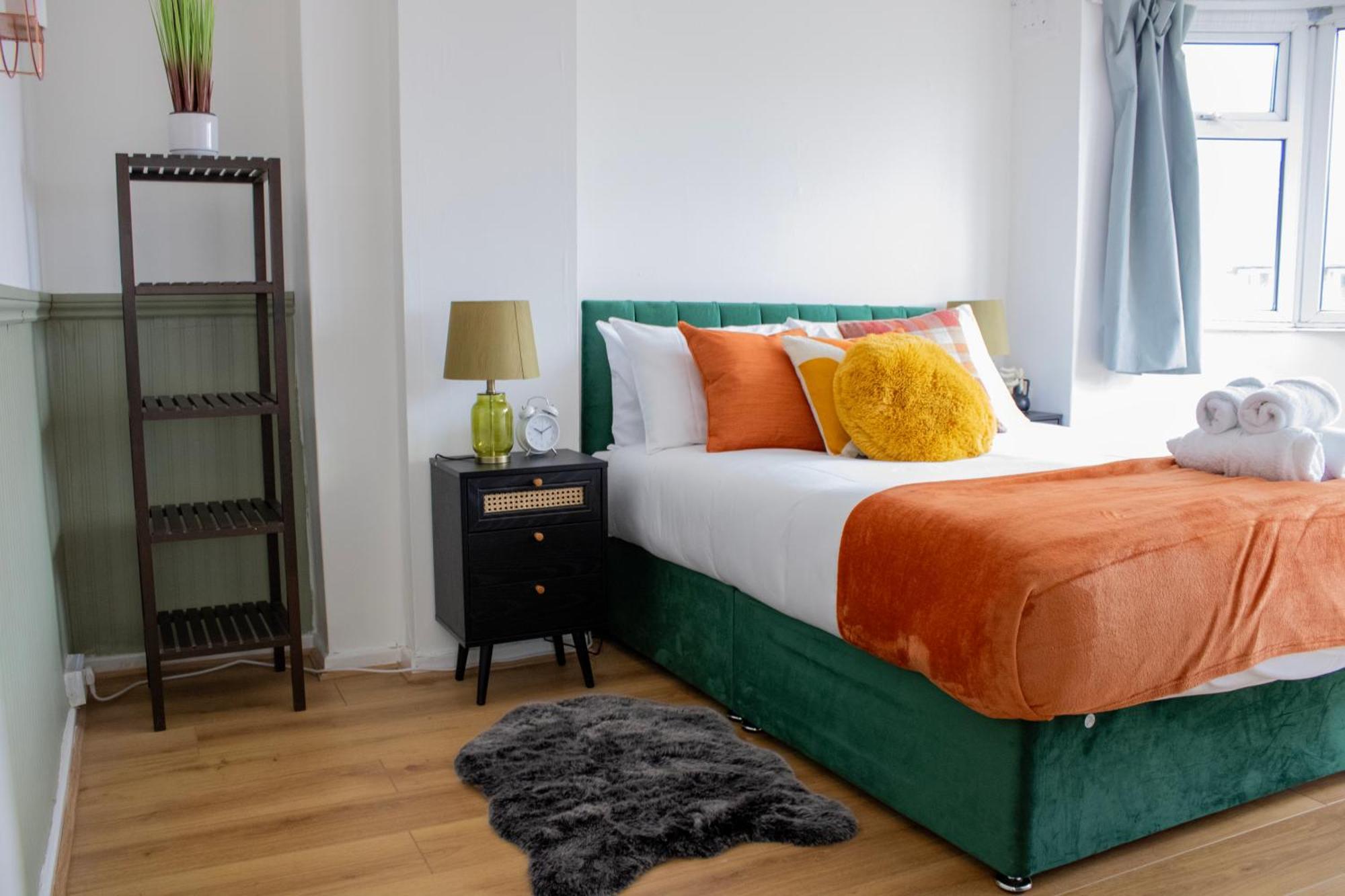 Harvard House, Stylish 3 Bedroom House In Solihull 5 Mins To The Nec, Bhx ,Jlr With Free Parking バーミンガム エクステリア 写真